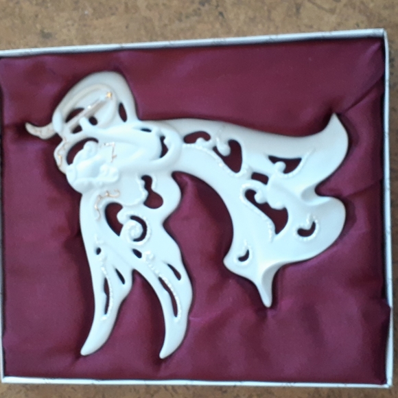 NWT Apple Tree Design Porcelain Angel w/ Harp Wall Hanging. - Picture 2 of 8